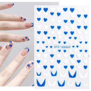 Autocollants 3D pour ongles avec cœurs bleus et blancs et motifs français en V pailletés