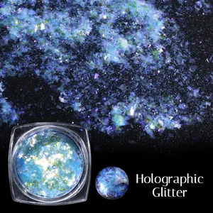 Dettaglio macro della polvere per unghie opale aurora olografica con glitter iridescenti