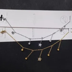 Minimalistisches Fußkettchen-Set aus Edelstahl mit Sternen- und Perlenanhängern in Gold und Silber