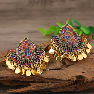 Boho σκουλαρίκια δάκρυ με πολύχρωμα στρας και χρυσές φούντες με παγιέτες σε ξύλο