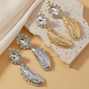 Orecchini Pendenti con Nappina in Lega di Strass Vintage per Donna Orecchini a Bottone con Fiori di Perle Sintetiche