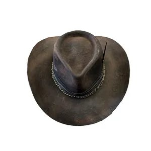 Cappello da cowboy vintage in feltro di lana marrone scuro con catena e piuma