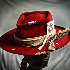 Sombrero Fedora de Fieltro de Lana Europeo Vintage de Ala Ancha Con Pluma y Decoración de Naipes Sombrero de Fieltro Hecho a Mano