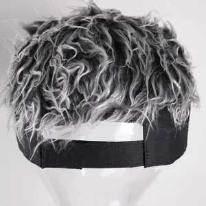 Unisex Schwarze Visierkappe mit grauem Locken-Kunsthaar für modischen Hip-Hop-Style