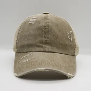 Vintage-Baseballcap in Khaki mit Destroyed-Effekten und atmungsaktivem Mesh-Netz