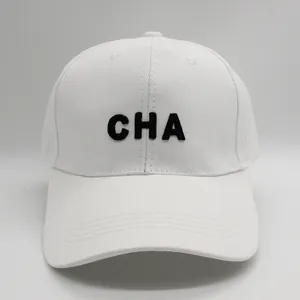 Gorra de béisbol de algodón blanco con bordado CHA en negro y visera curva