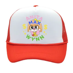 Détail de la casquette trucker Anita Max Wynn rouge et blanche avec filet et motif cartoon