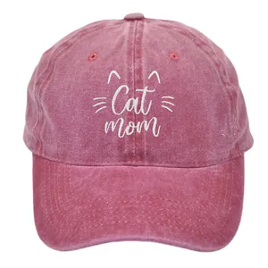 Casquette de baseball en coton rose délavé avec broderie blanche Cat Mom et moustaches