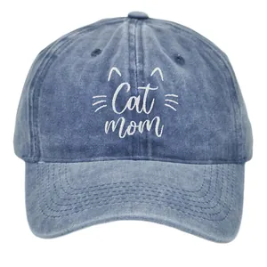 Casquette en coton bleu délavé avec broderie blanche Cat Mom pour un look décontracté