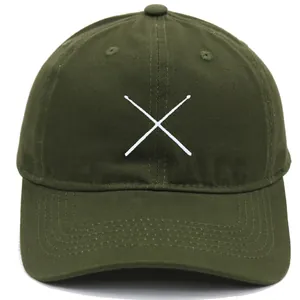 Casquette de baseball vert olive avec broderie blanche et design minimaliste à six pans