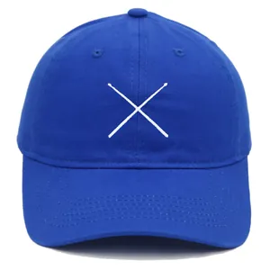 Casquette de baseball bleu roi avec broderie de baguettes de batterie au design classique