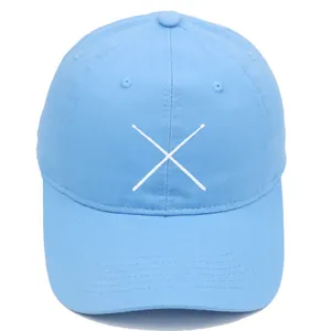 Casquette de baseball bleu clair avec broderie X blanche sur coton sergé de qualité
