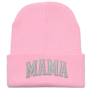 Bonnet en maille rose avec broderie MAMA en 3D pour la chaleur et le confort