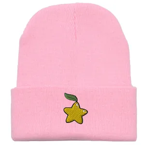 Bonnet en tricot rose avec broderie étoile pour la chaleur hivernale en extérieur