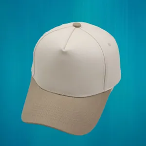 Five-panel two-tone baseball cap in beige and khaki cotton with a plastic buckle strap