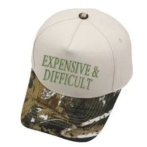 Λεπτομέρεια από πράσινο κέντημα 'EXPENSIVE & DIFFICULT' σε καπέλο παραλλαγής