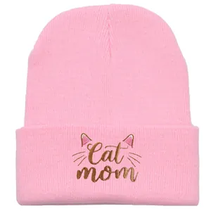 Berretto in maglia rosa con ricamo Cat Mom e grazioso design a orecchie di gatto