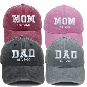 Berretto da Baseball in Cotone Lavato Vintage Ricamato MOM DAD EST 2026 Cappello da Sole Regolabile per Uomo Donna Outdoor Casual