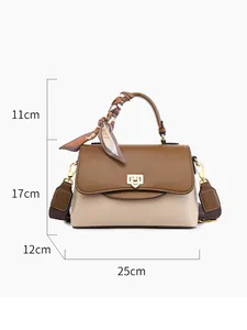 Sac bandoulière en similicuir marron et beige avec poignée foulard et dimensions