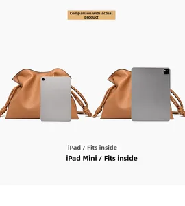 Braune Wolken-Tasche im Detail, zeigt Platz für iPad und iPad Mini Kapazität