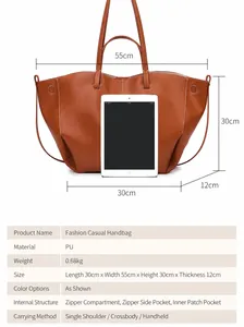 Bolso tote de cuero PU marrón de gran capacidad mostrado con iPad para comparar tamaños