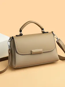 Stijlvolle kaki crossbodytas van kunstleer met handvat en kiezeltextuur voor dames