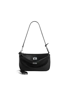 Klassische schwarze Rodeo-Schultertasche aus vegetabilem Leder mit silbernem Metallschloss