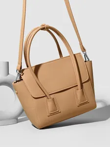 Bolso de mano minimalista color camel con asas y correa de hombro desmontable para mujer