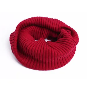 Écharpe tube d'hiver en soie et cachemire rouge foncé avec texture tricotée
