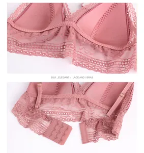 Détail de soutien-gorge en soie rose poudré montrant la dentelle florale et l'agrafe dos
