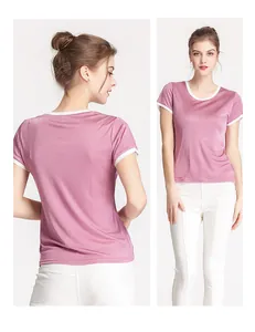 Vue avant et arrière d'un t-shirt en maille de soie avec bordures contrastées blanches au col