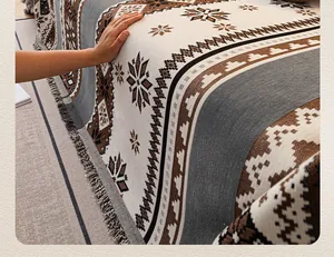 Nahaufnahme der Chenille-Sofaabdeckung mit Jacquard-Schneeflockenmuster und Textur