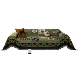 Housse de canapé en chenille avec motif zèbre jacquard vert et bordures à franges