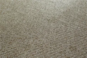 Dettaglio del cuscino per sedia bicolore in rattan di seta fredda con trama saia