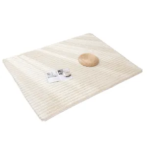 Tappeto di peluche spesso minimalista color crema con trama a righe per salotto