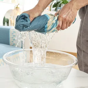 Blauwe gewatteerde antislip bankhoes met kant toont eenvoudig wassen en drogen prestaties
