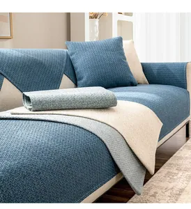Detailansicht der blau-beigen Sofa-Abdeckung mit hochwertiger Jacquard-Strickstruktur