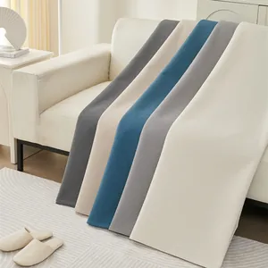 Dicke wasserdichte Teddy-Fleece Sofa-Abdeckung in mehreren Farben als rutschfester Schutz