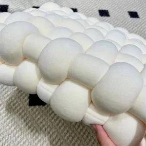 Coussin noué blanc à texture bulles en peluche douce pour canapé et décoration