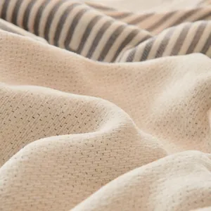 Housse de canapé en chenille douce avec tissu texturé réversible et anti-rayures
