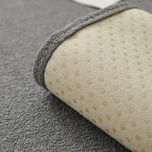 Wasserdichter Sofabezug mit rutschfester Rückseite und feinen Nahtdetails