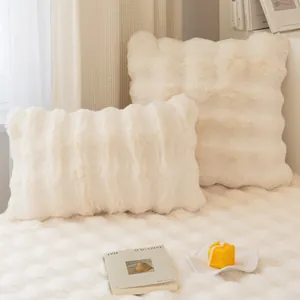 Alfombrilla de ventana de piel de conejo sintética crema con textura de ondas 3D
