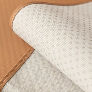 Copridivano impermeabile in pelle marrone con fondo antiscivolo in silicone e bordi
