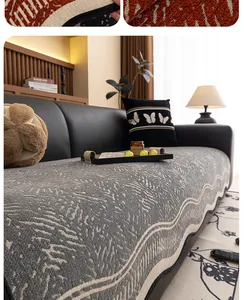 Detailansicht der rutschfesten Chenille Sofaauflage mit Wellen- und Geometriemuster