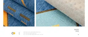 Détail de la housse de canapé en chenille bohème avec motif et envers antidérapant