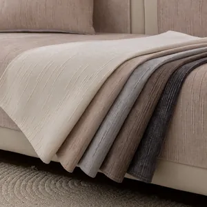 Housse de canapé en chenille texturée aux tons terre avec motif jacquard rayé élégant