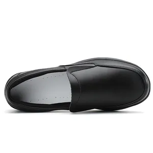 Chaussures mocassins noires en cuir pour hommes avec bout rond et semelles rembourrées