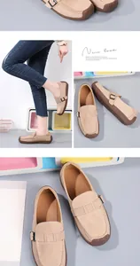 Nahaufnahme der beige Wildleder-Loafer mit Silberschnalle und strukturierter Gummisohle