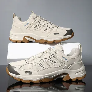 Scarpe da trekking retrò color crema con suola in gomma e dettagli sportivi blu