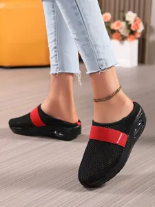 Detailansicht der Damen-Freizeitschuhe mit atmungsaktivem Mesh und sichtbarem Luftkissen